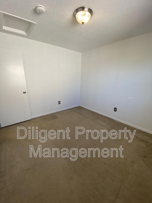 Building Photo - 1103 Huntington Cir