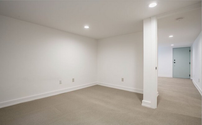 Foto del edificio - Updated One Bedroom in Beautifully Convert...