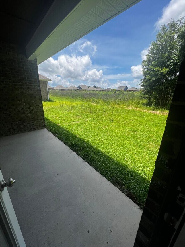 Foto del edificio - Home for Rent in Foley, AL!!! Available to View Now!!!