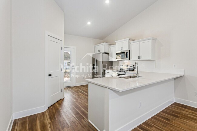 Foto del edificio - 1738-1738 S Hickory Creek St