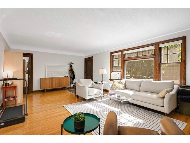 Foto del edificio - 4304 Beard Ave S