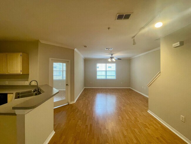 Foto del edificio - Move In Special! Spacious 2BR/2BA Visconti...