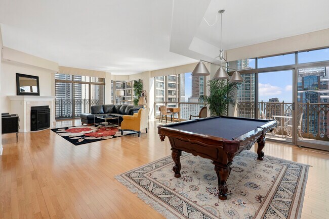 Foto del edificio - 21 E Huron St