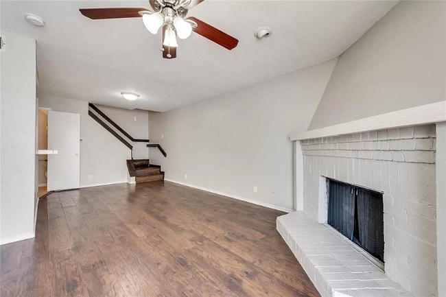 Foto del edificio - 228 Shady Ln Dr