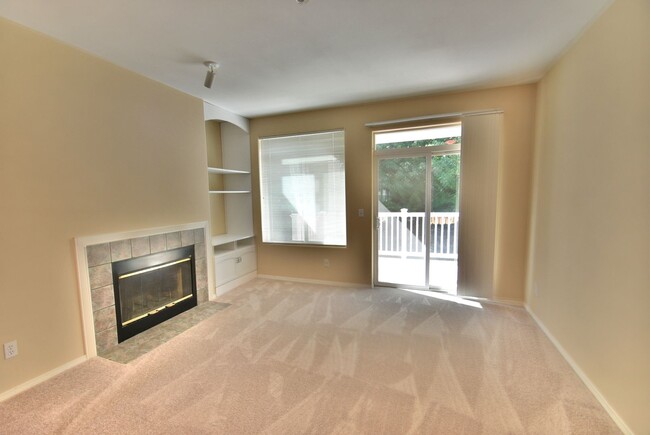 Building Photo - 2bd/1ba Lynnwood Condo