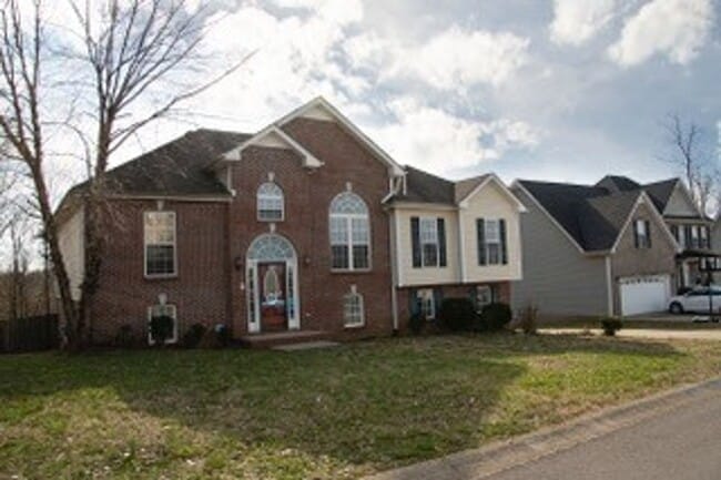 Building Photo - Catch this Spacious Rental before it's Gone!