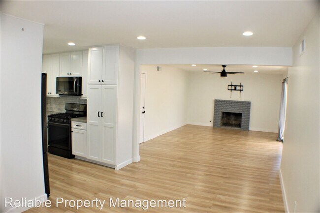 Foto del edificio - 4 br, 2 bath House - 9400 Columbine Ave
