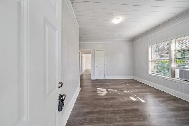 Foto del edificio - 304 Daniel St