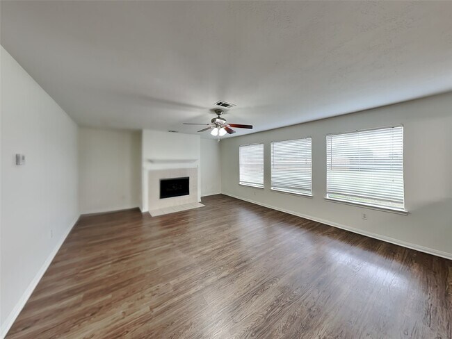 Foto del edificio - 16807 Pheasant Creek Ct