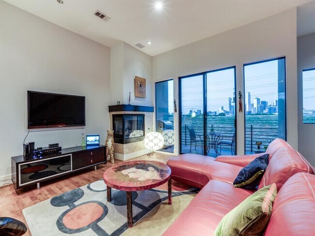 Foto del edificio - 433 Trinity River Cir