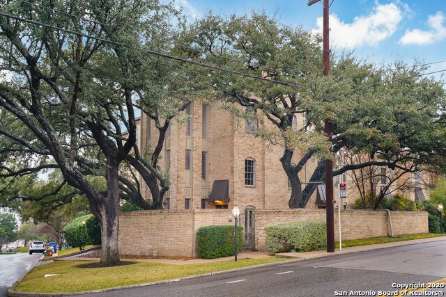 Foto principal - 5401 N New Braunfels Ave