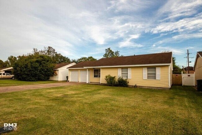 Building Photo - 7670 Homer Dr