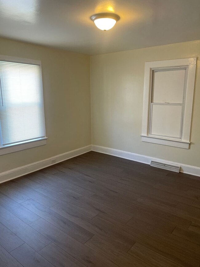 Foto del edificio - 1320 Marne St