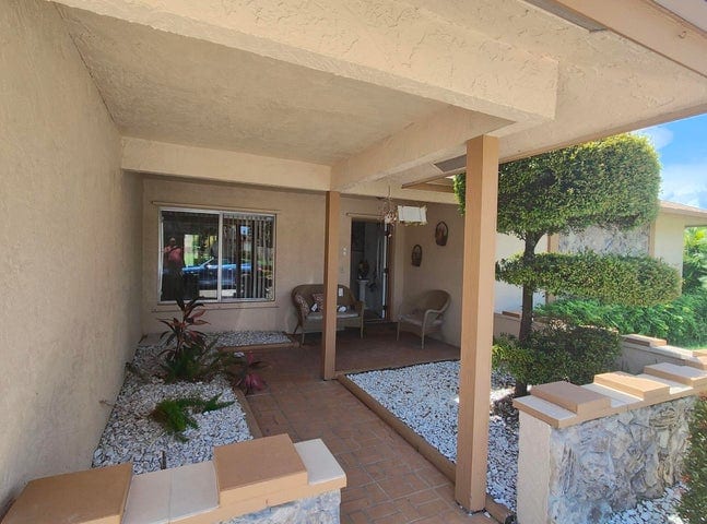 Photo - 616 White Water Dr House