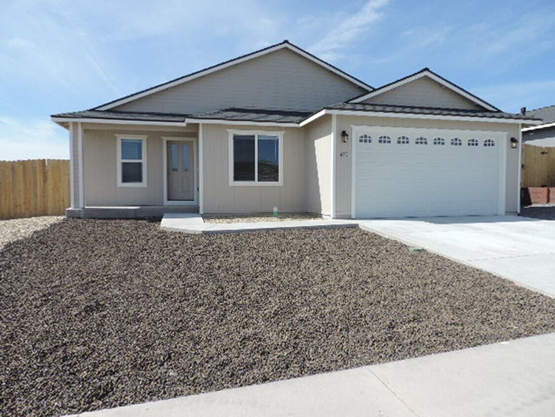 Primary Photo - 3 bedroom home, $2100 per month