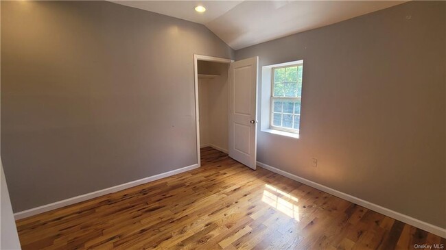 Building Photo - 678 Union Ave