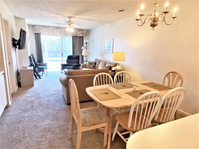 Foto del edificio - 628 Waterway Village Blvd # 20B