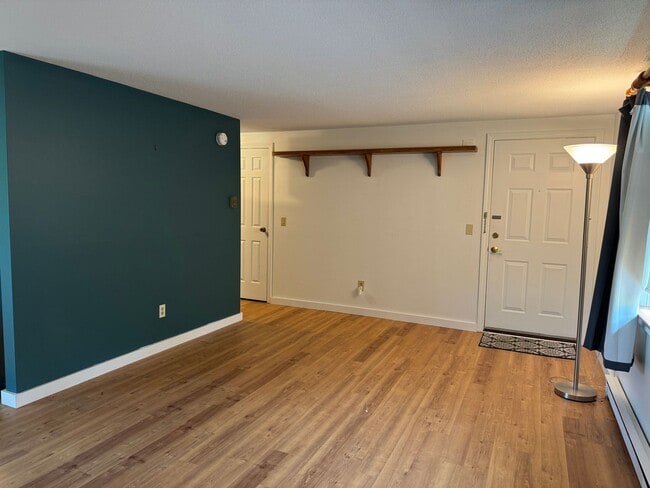 Photo - 2 bedroom condo 3.5 miles from Dartmouth
