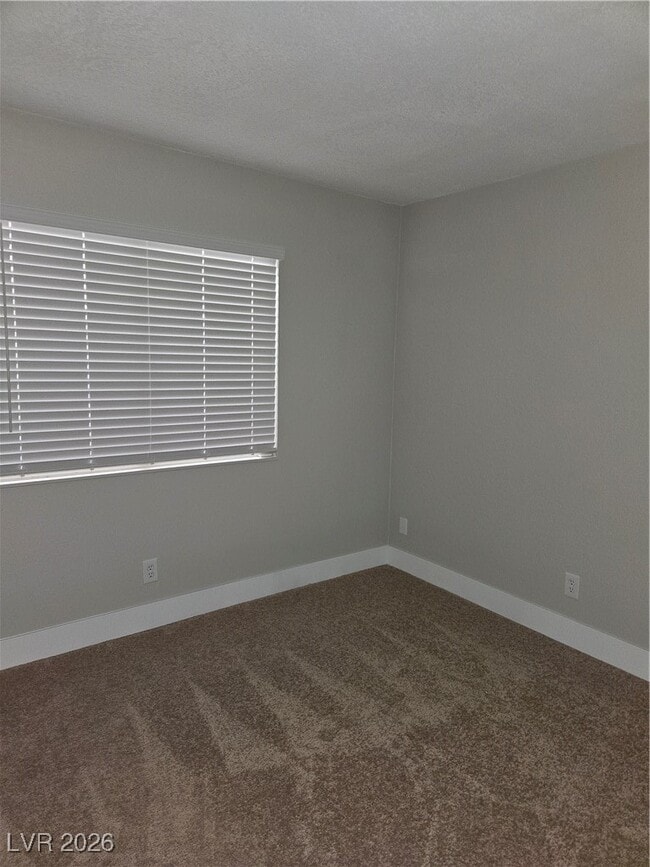 Foto del edificio - 6764 Groveview Ln