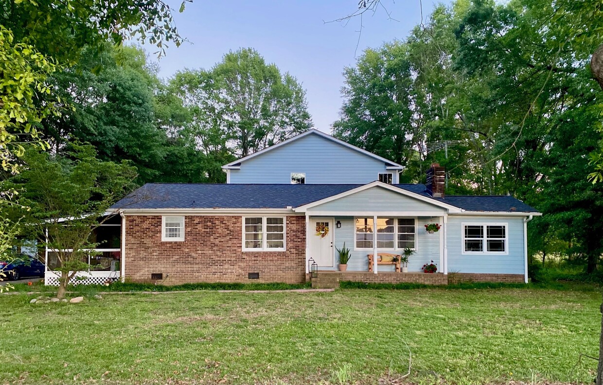 Primary Photo - 321 Barker Rd