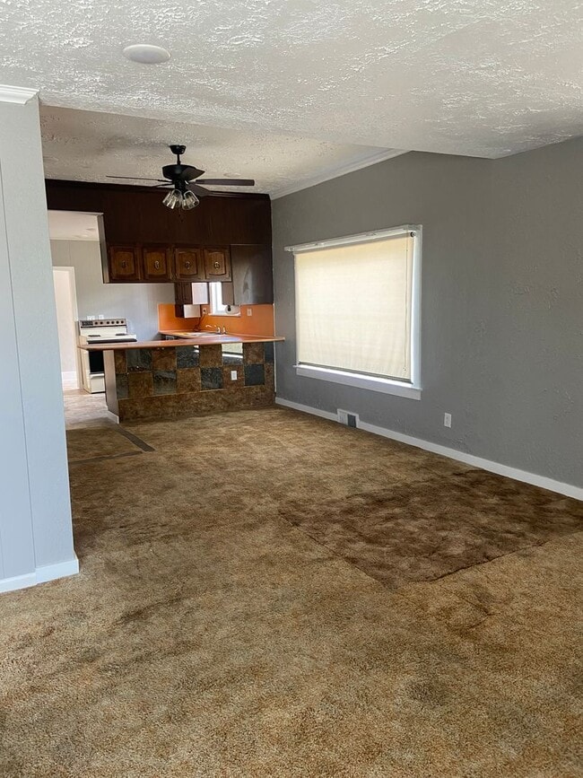 Building Photo - 2 bed 1 bath home in St Anthony