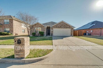 Building Photo - 629 Sparrow Dr