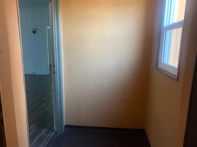 Building Photo - 311 S Crescent Heights Blvd