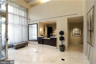 Foto del edificio - 7710 Woodmont Ave