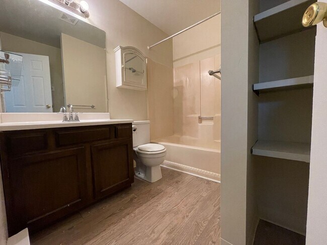 Foto del edificio - Two Bedroom Townhouse in Portage