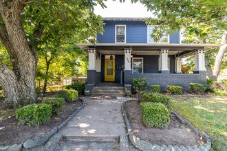Building Photo - 602 Caswell Ave