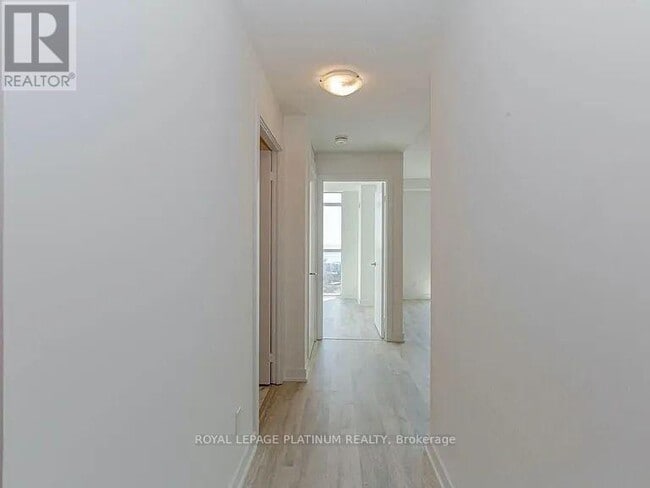 Building Photo - 251-2251 Manitoba St