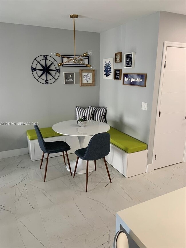 Building Photo - 2900 Banyan St