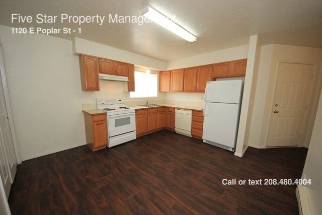 Building Photo - 1120 E Poplar St
