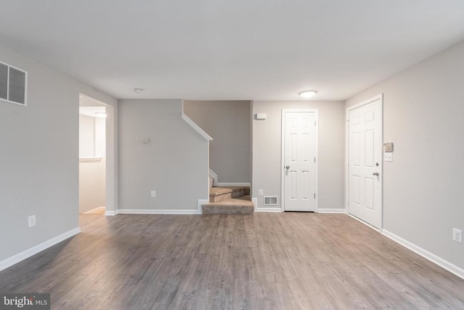 Building Photo - 17026 Point Pleasant Ln