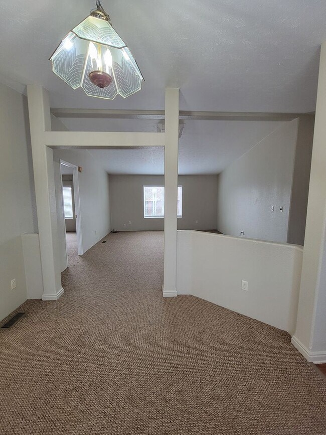 Foto del edificio - For Rent – 3 Bedroom, 2 Bath Home Near Old...