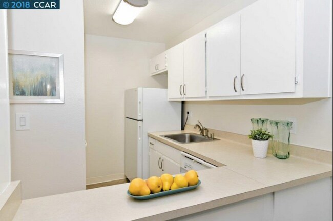 Foto del edificio - 2734 Oak Rd