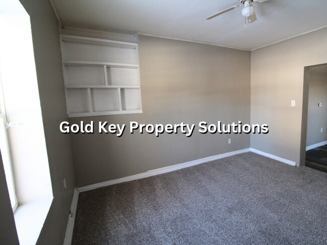 Building Photo - 1221-1223 W 14th St