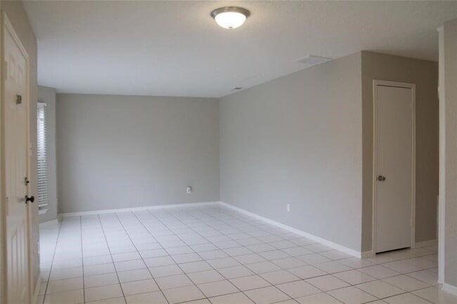 Building Photo - 3802 Willow Springs Ln