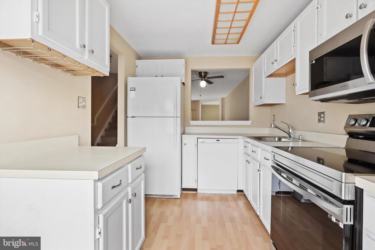 Primary Photo - 5816 Norham Dr