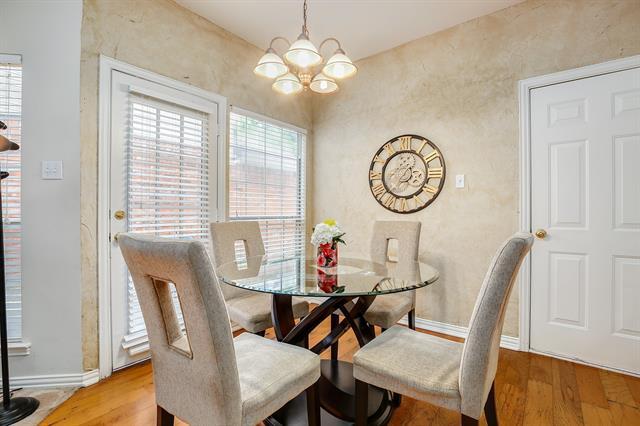 Foto del edificio - 18719 Riverstone Ct