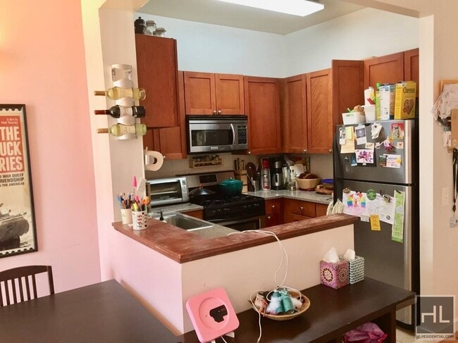Building Photo - 444 MANHATTAN AVENUE 6P