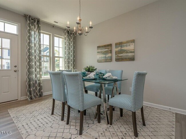 Foto del edificio - Gorgeous new townhome in the heart of Clay...