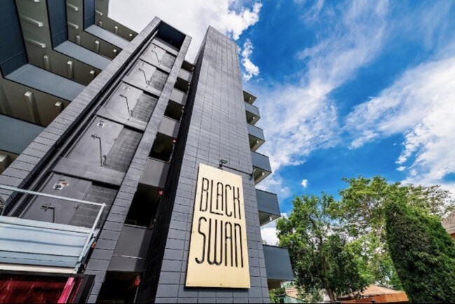 Foto del edificio - 1300 Adams St