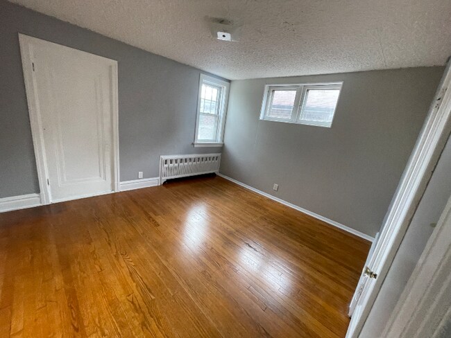 Foto del edificio - 4956 Potomac St