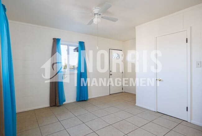 Building Photo - Home Available in Casa Grande