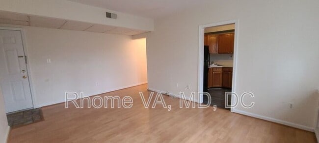 Building Photo - 1745 N Troy St