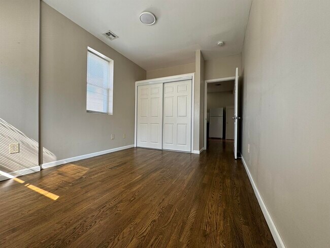 Building Photo - 4206 Smith Ave