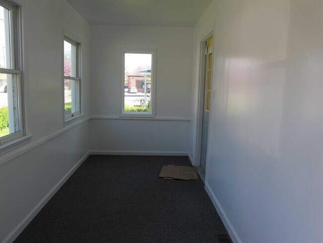 Foto del edificio - 4305 Albany Post Rd