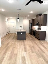 Building Photo - 16601 Braker Ln