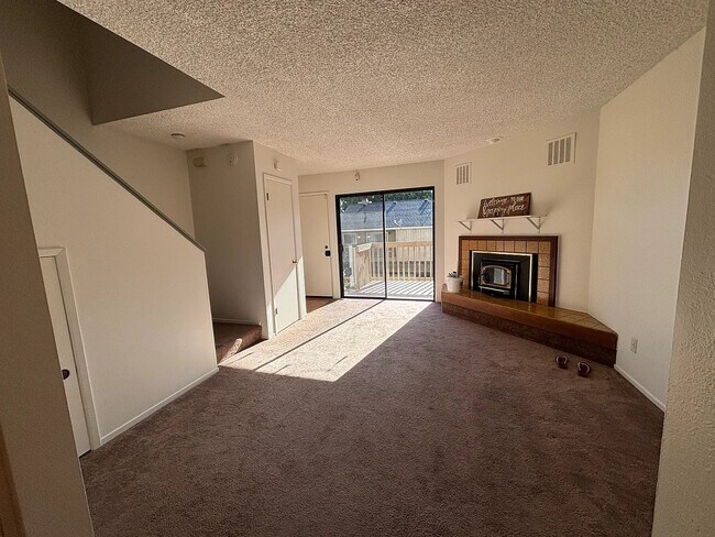 Building Photo - 750 Chorro St